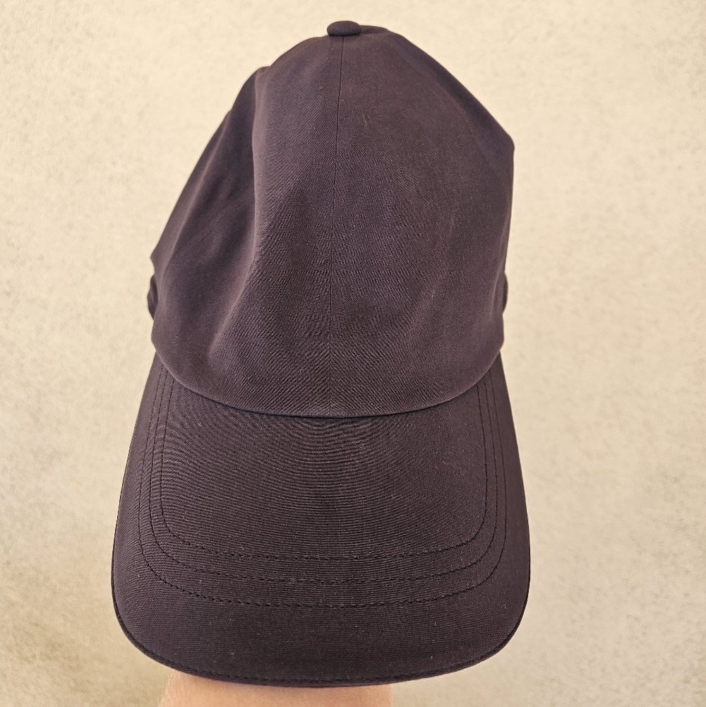 Black Lululemon Workout Cap